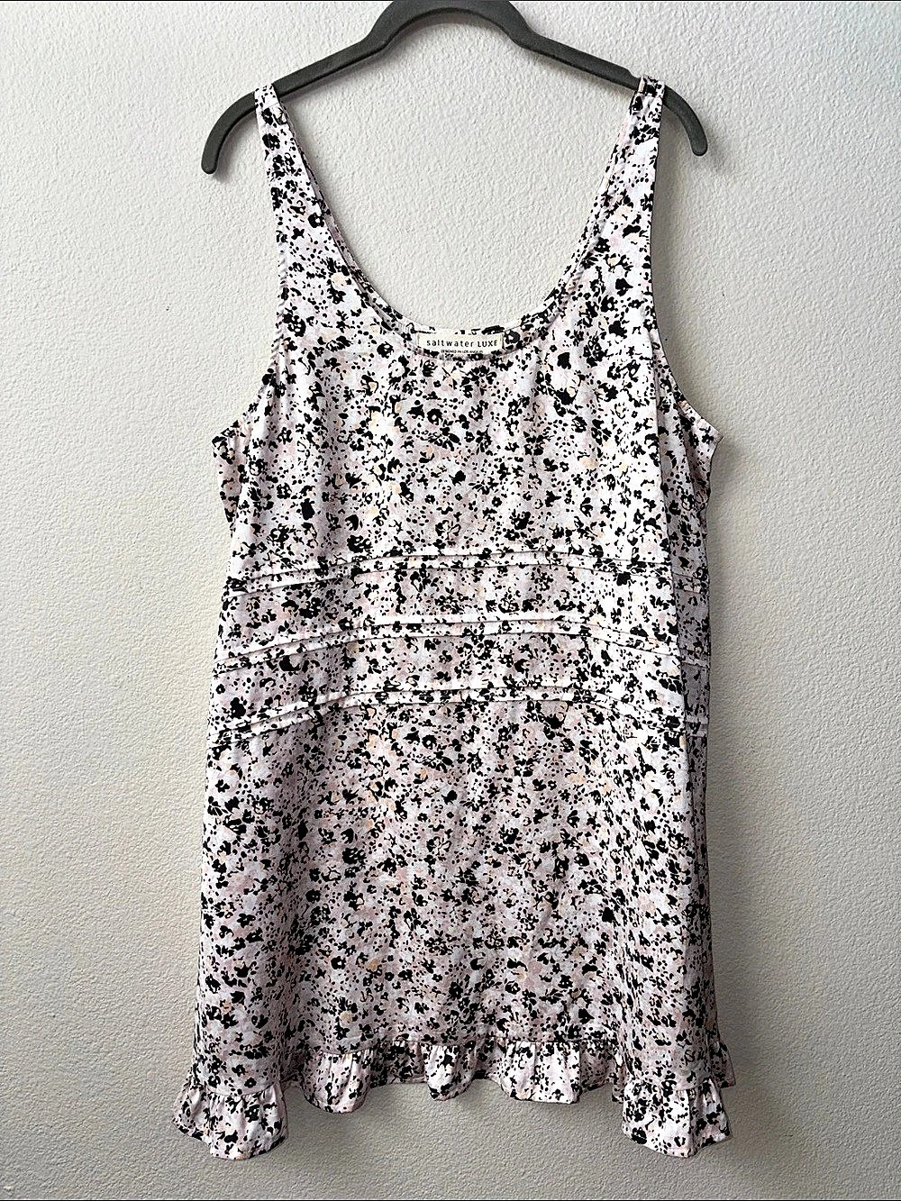 Saltwater Luxe Floral Mini Dress in Pink & Black Size Large Like New